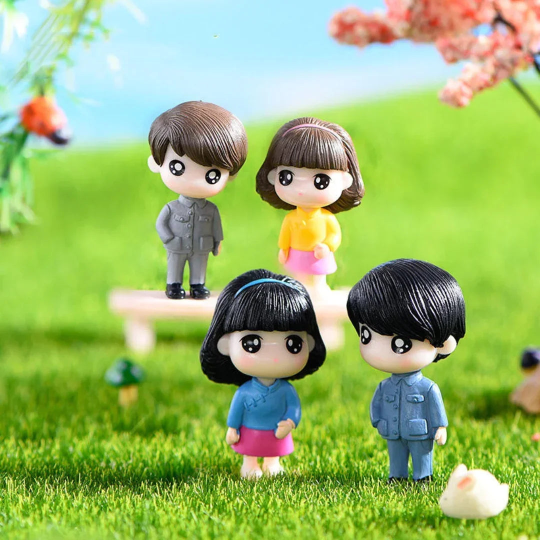 Miniatures Models  Mini Couple Cute Boy & Girl (2pcs) Pack of 1