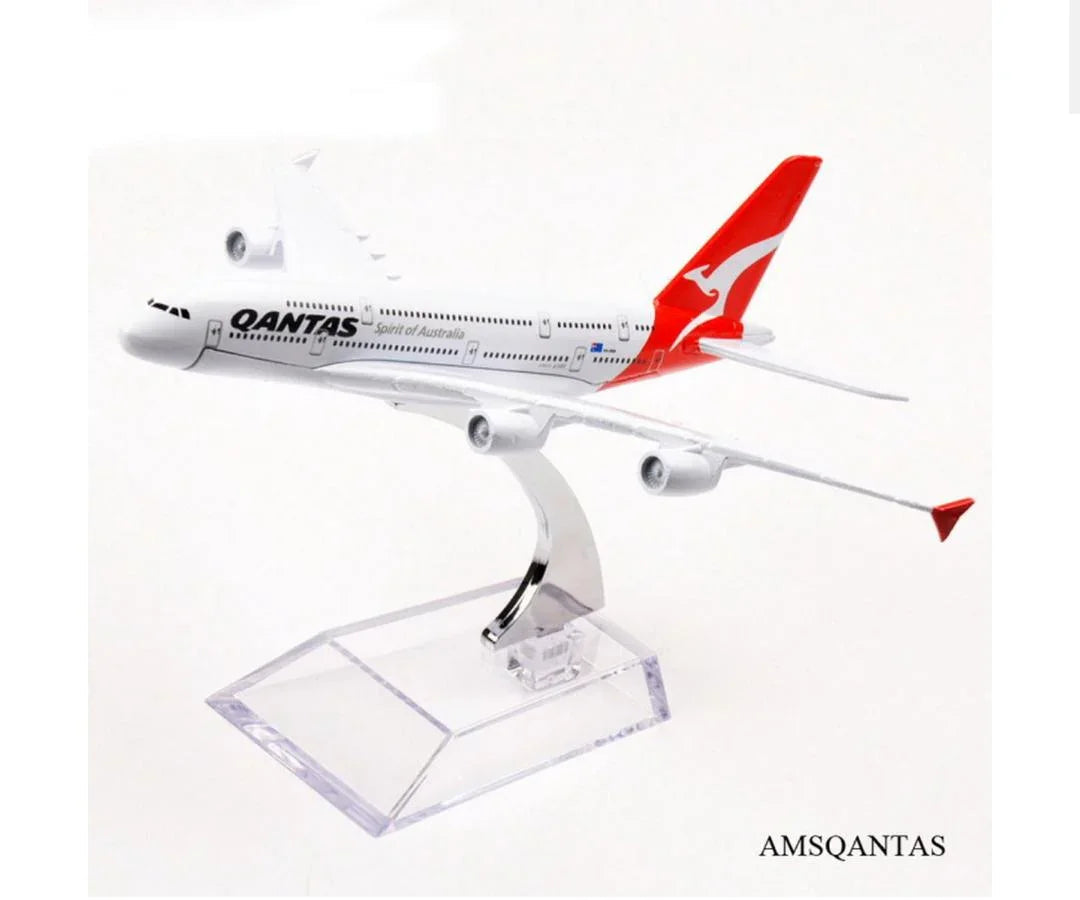 Aircraft Model Small Qantas AMSQANTAS